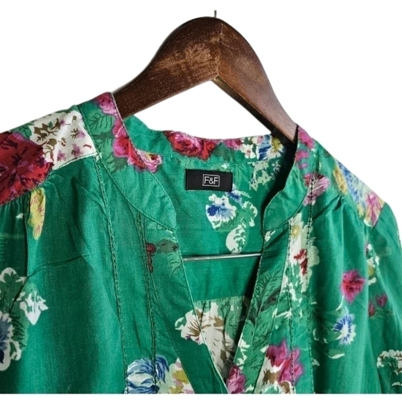 Floral green cotton button down top Made in India - Picture 6 of 11